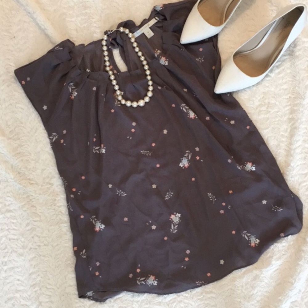 LC Lauren Conrad Gray Floral Flower Shirt M